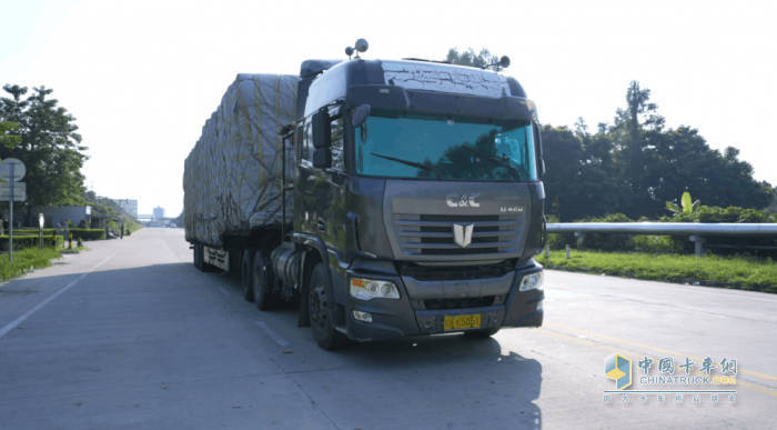 老司機(jī)與他的老伙伴：聯(lián)合重卡11年180萬(wàn)公里的信賴傳奇！