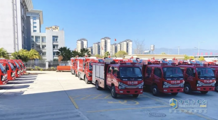 春節(jié)交付暖人心！50 臺五菱消防車再赴云南
