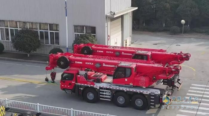 “紅”運當(dāng)頭！徐工起重機啟航海外，高端市場再攀高峰！