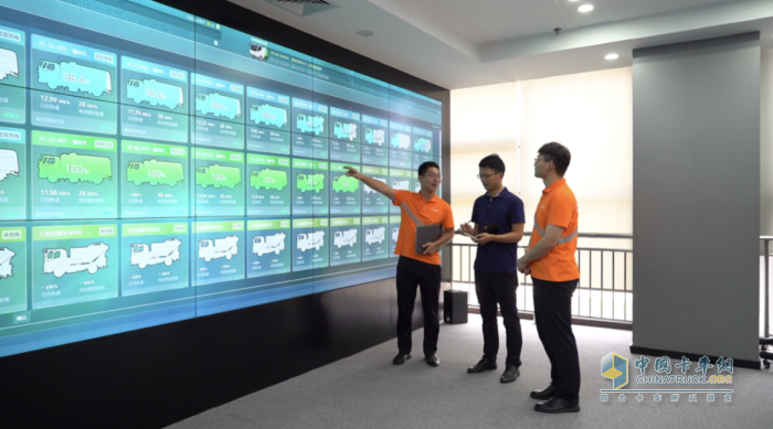 河南衛(wèi)視重點(diǎn)報(bào)道!宇通重工“兩業(yè)融合”為制造業(yè)高質(zhì)量發(fā)展蓄勢賦能