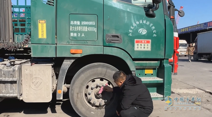 歐曼車主魏老板：康邁輪端，我信賴的行車守護(hù)神！