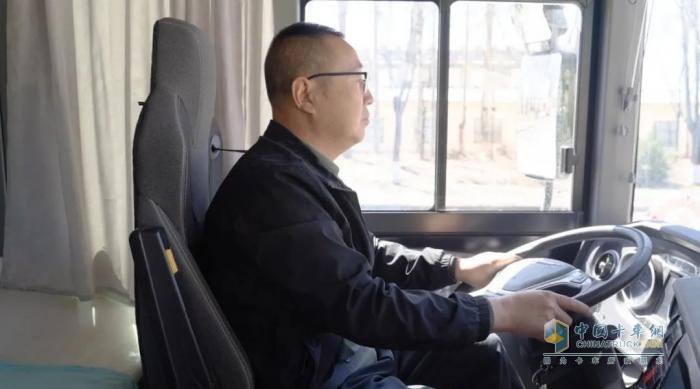 批量交付！宇通新能源環(huán)衛(wèi)車走進(jìn)長(zhǎng)治，以安睿通智賦“山水名城”！