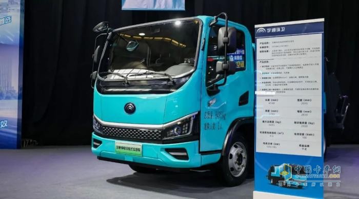 窄巷地庫垃圾清運難？宇通環(huán)衛(wèi)全新壓縮式垃圾車破解難題！