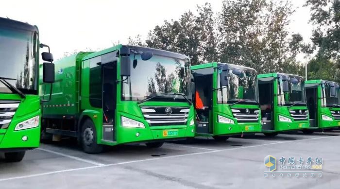 破解季節(jié)難題！這款四季洗掃車(chē)成了石家莊環(huán)衛(wèi)“減負(fù)利器”！