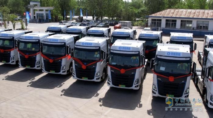 引領(lǐng)氫能商用車新高度，乘龍喜獲年度氫燃料電池汽車獎