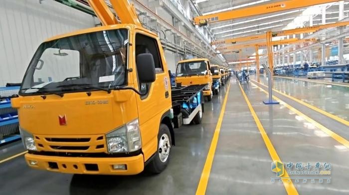 品牌疊加 資源共享，慶鈴汽車與徐工隨車簽署戰(zhàn)略合作協(xié)議