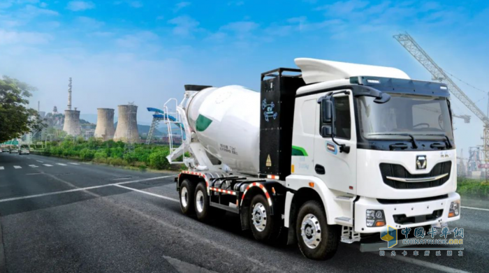 百臺(tái)徐工新能源攪拌車交付江西南昌