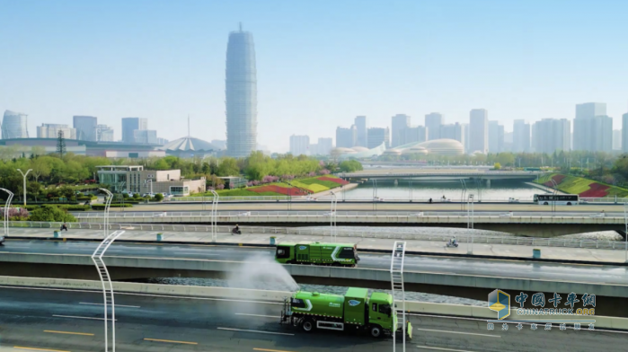 綠變鄭州，電動(dòng)先鋒 宇通新能源環(huán)衛(wèi)助力“綠城”高質(zhì)量發(fā)展