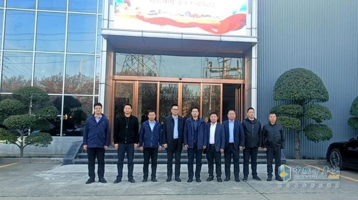 陜重汽與中集車輛攪拌車業(yè)務(wù)集團(tuán)深度交流，共繪合作新藍(lán)圖