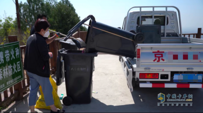 祥菱Q雙排小貨車:景區(qū)環(huán)衛(wèi)工朱師傅的工作生活好搭檔