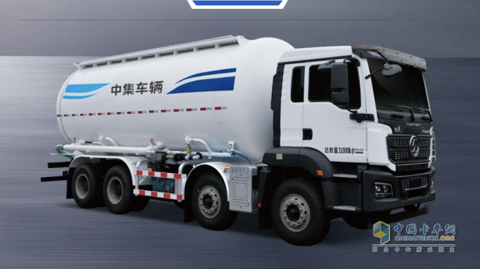 中集車輛粉罐家族實(shí)力登場(chǎng)，揭秘粉粒物料運(yùn)輸車的"高效可靠"之道！
