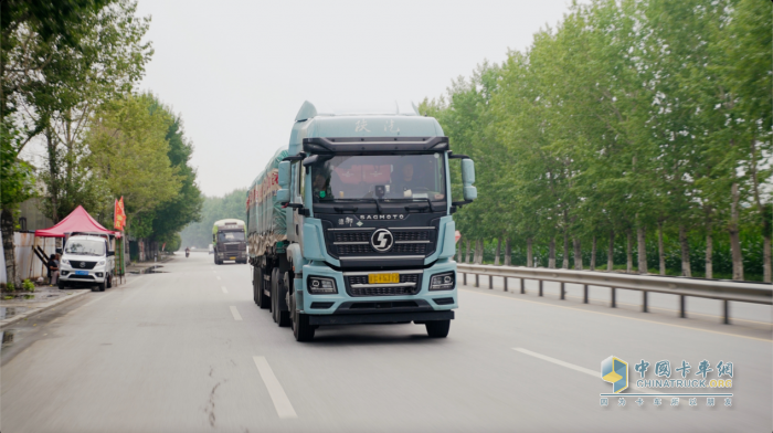 玉柴14.8L發(fā)動機(jī)+節(jié)氣黑科技！陜汽德御Q300S百公里氣耗28.37kg