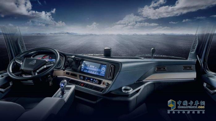 中國(guó)重汽豪沃TH7/WP15T/680馬力咆哮而來(lái) 超凡實(shí)力加冕“干線(xiàn)物流之王”