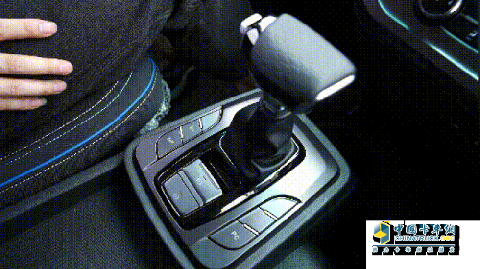 駕評(píng)業(yè)內(nèi)高端混動(dòng)輕卡:歐馬可智藍(lán)H系列產(chǎn)品高效城配新選擇