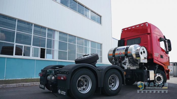 燃?xì)馐袌?chǎng)一路向好 “節(jié)氣先鋒”上汽紅巖天然氣重卡助卡友錢(qián)程無(wú)憂