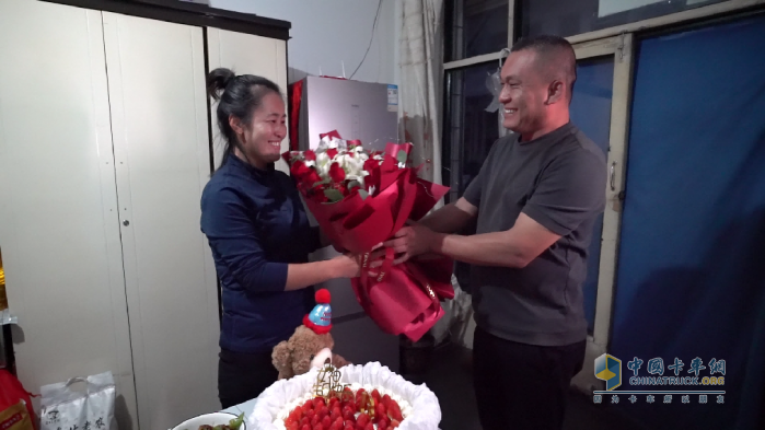 東風商用車幸福卡車中國行致敬暖冬運輸人，呼吁全行業(yè)提升貨車司機幸福感