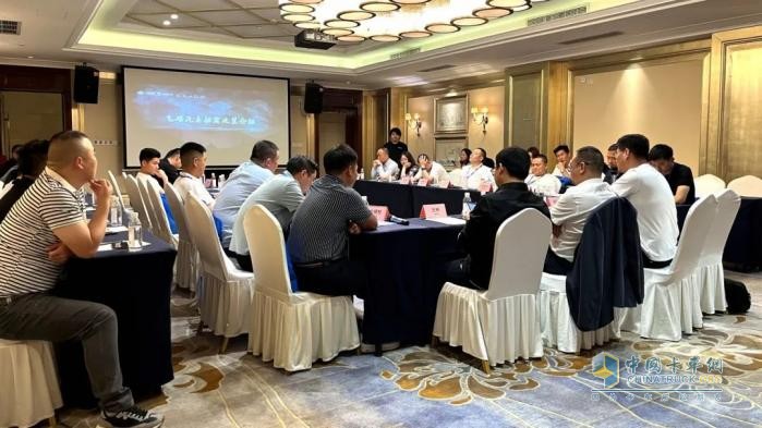 飛碟新能源一舉斬獲三項業(yè)界大獎！