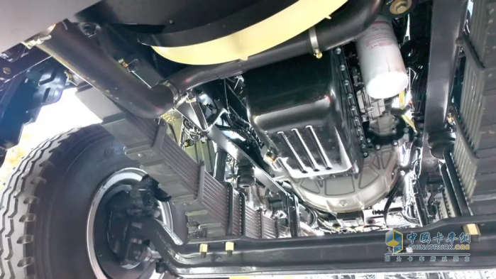 乘龍M3 4X2極限自卸：像奧運(yùn)軍團(tuán)一樣沖破運(yùn)輸極限！