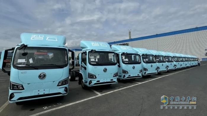 陜汽商用車前三季度銷量穩(wěn)步增長創(chuàng)新高