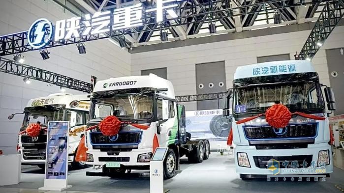 智領(lǐng)商用車新航道 陜汽重卡&卡爾動(dòng)力無人駕駛重卡閃耀2025西部制博會(huì)