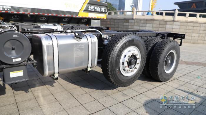 國四換車正當(dāng)時(shí)，選乘龍M3 6×2R提升橋自卸車穩(wěn)盈無憂