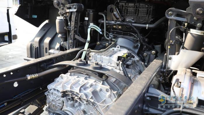 多拉快跑還舒適，乘龍H7 Pro 8X4綠通房車助卡友輕松創(chuàng)富