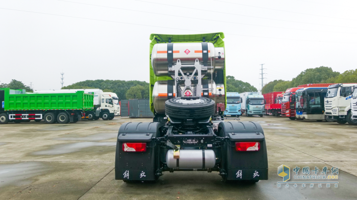 解放卡車：LNG發(fā)動機(jī)為何需要更頻繁調(diào)節(jié)氣門？