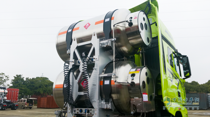 解放卡車：LNG發(fā)動機(jī)為何需要更頻繁調(diào)節(jié)氣門？