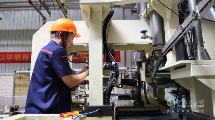 實(shí)干當(dāng)“夏” “炎”值擔(dān)當(dāng)，高溫里跑出東風(fēng)商用車(chē)加速度