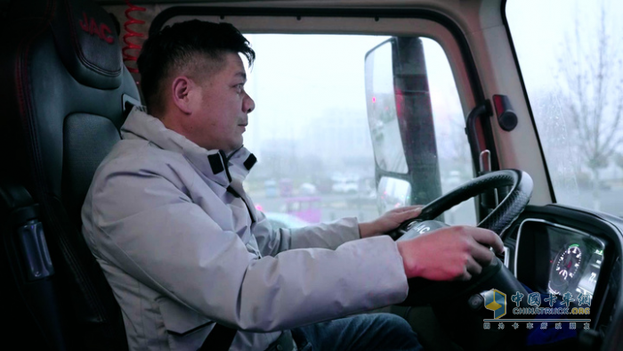 致富路上最強(qiáng)搭檔，江淮跨越K7助力馬老板馳騁快運(yùn)