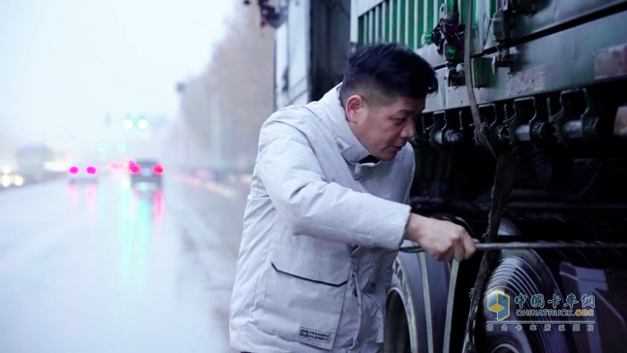 致富路上最強(qiáng)搭檔，江淮跨越K7助力馬老板馳騁快運(yùn)