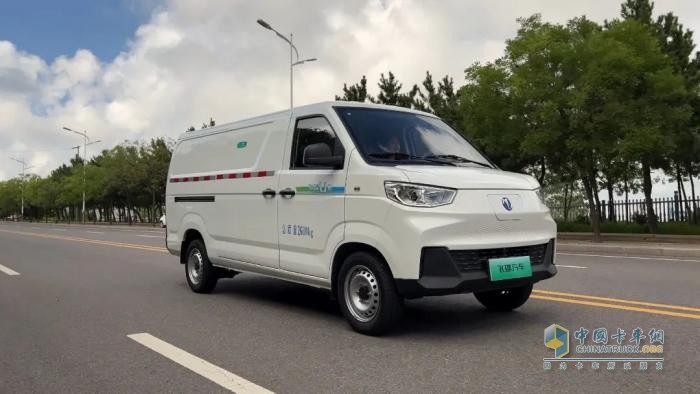 貨運(yùn)新人如何購(gòu)車？這款飛碟U6中面車型或?yàn)椤白顑?yōu)解”！