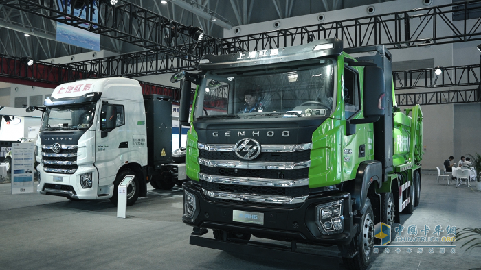 技術(shù)融合加速向新轉(zhuǎn)綠 上汽紅巖智能網(wǎng)聯(lián)新能源重卡亮相2023智博會