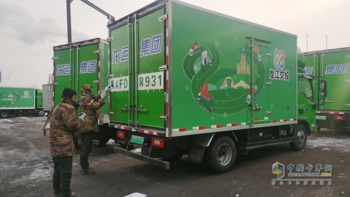 強(qiáng)強(qiáng)聯(lián)合 綠色同行 首批奧鈴智藍(lán)超混輕卡交付黑龍江龍運(yùn)集團(tuán)