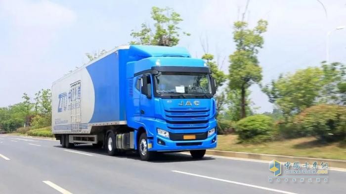 喜報(bào)！江淮重卡榮獲2023快遞供應(yīng)商大獎(jiǎng)