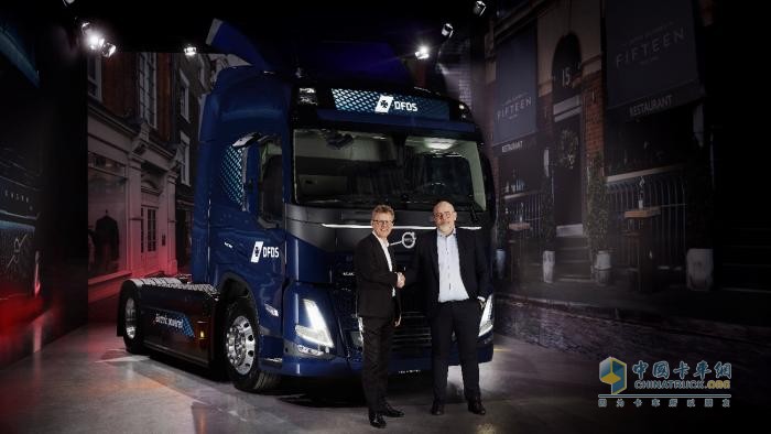 沃爾沃電動(dòng)重卡再獲100臺(tái)新訂單 持續(xù)助力全球物流運(yùn)輸降碳減排