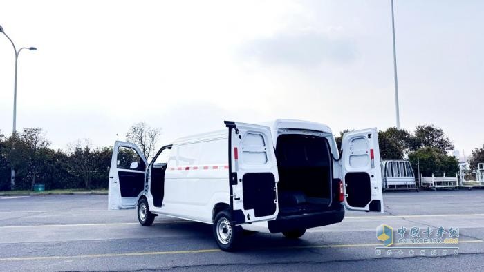 攪動(dòng)7方中面市場(chǎng)，開瑞新能源全新江豚E7“站穩(wěn)”7方市場(chǎng)靠啥“硬實(shí)力”？