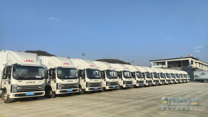 一路同行 合作共贏！西雙版納新傣園批量采購(gòu)39輛江淮1卡