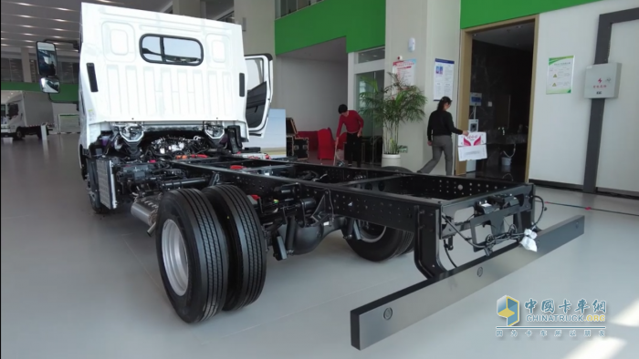 春暖花開，比亞迪T5混動房車底盤打開用戶好心情！