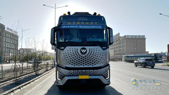 臨沂至格爾木2558公里，歐曼銀河燃?xì)廛嚦蜌夂?，助力竇子哥高效行駛