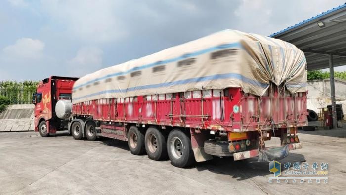 惠老板找到長(zhǎng)途快車道！延安S700+康明斯15N天然氣發(fā)動(dòng)機(jī)送綠通上“鮮”速