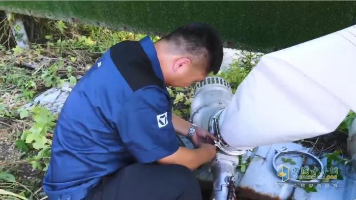 “皖”手同行！徐工排澇救援隊(duì)緊急出征！