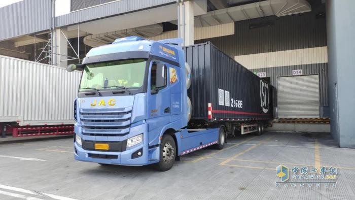 快遞車主的真實聲音！江淮重卡，雙十一路上的得力伙伴