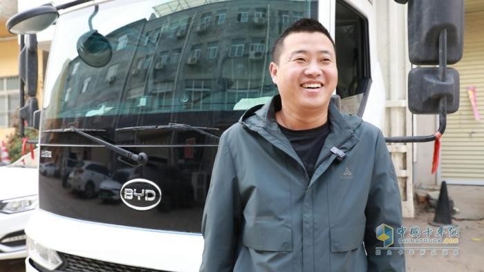 王震的雙色人生，比亞迪帶他駛向幸福的綠色征程