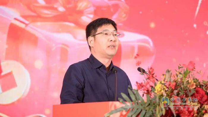 豪沃同行 巳巳如意:豪沃重卡燃擎物流之都