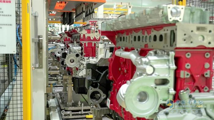東風(fēng)康明斯第400萬臺發(fā)動機下線 吹響新征程號角！