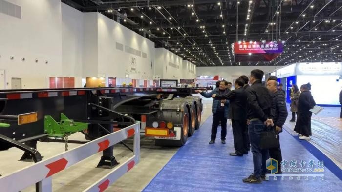 鑼響集團(tuán)攜“雙掛骨架列車”閃耀2025AMR中國(guó)國(guó)際汽保汽配展，創(chuàng)新技術(shù)引行業(yè)矚目！