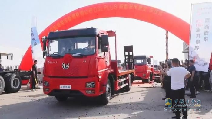 都在隨州！全是大單！東風新疆、東風隨專達成超千輛專用車戰(zhàn)略合作