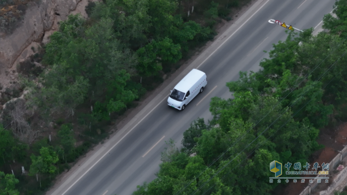 這款8萬級最具性價比的廂貨車-東風(fēng)睿立達(dá)讓貨運(yùn)更劃算，配送更輕松