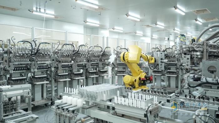 山東重工以數(shù)智化轉(zhuǎn)型為引擎 領(lǐng)航高質(zhì)量發(fā)展